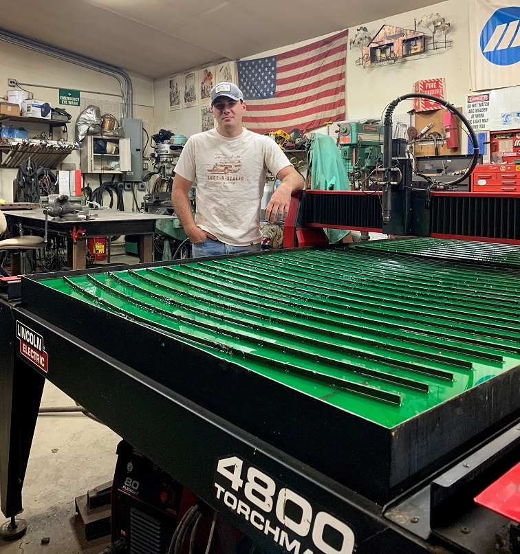 4800 table and owner-small